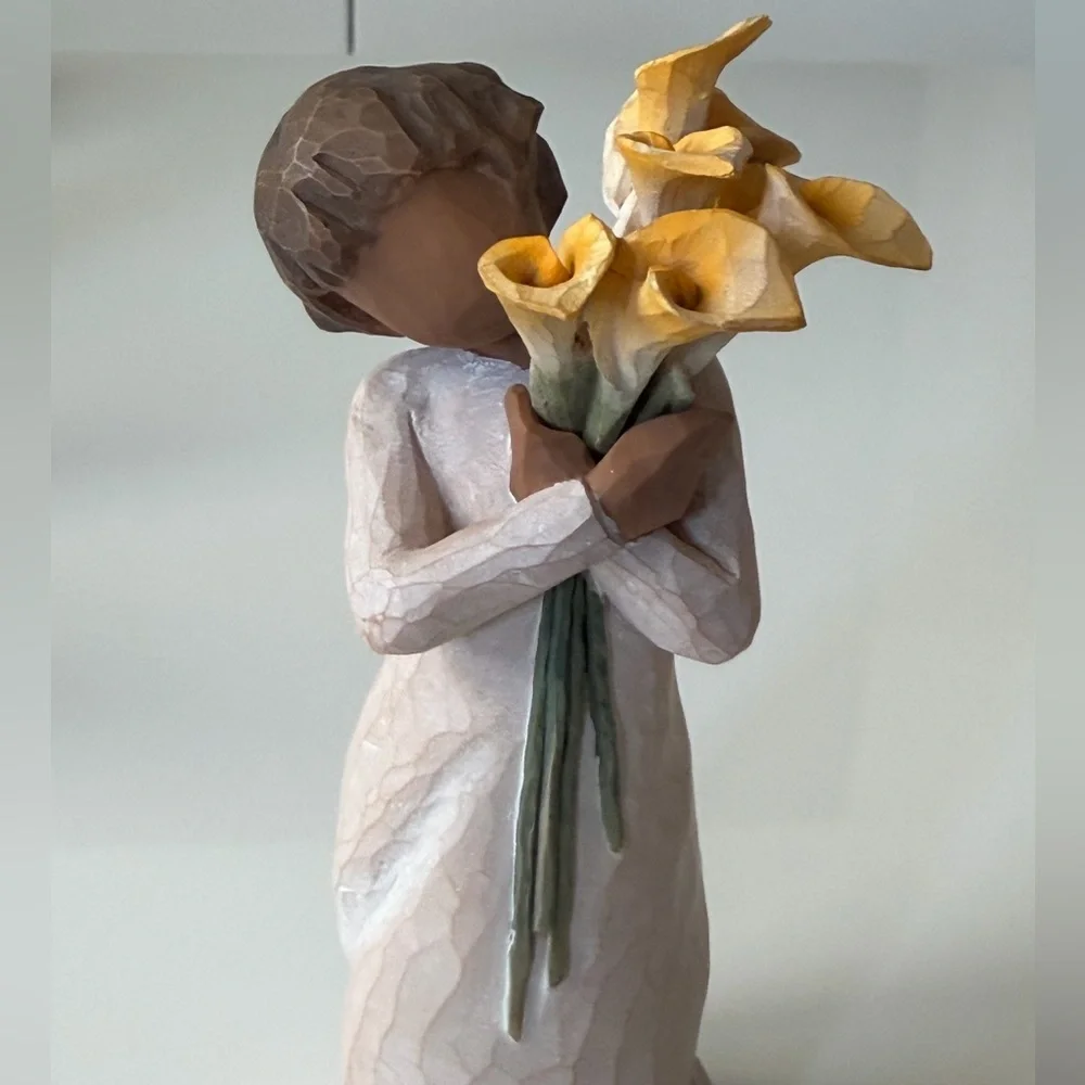 Willow Tree Gratitude Girl With Yellow Calla Lilies Figurine 2022 - Home Decor